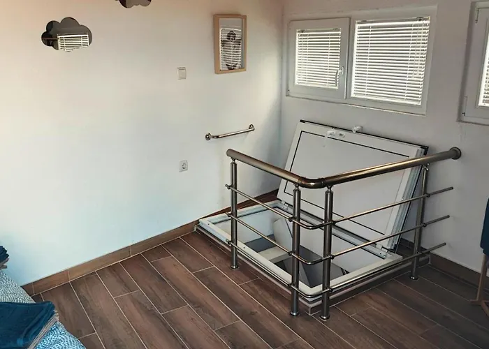 Stone House On The Cove Apartment